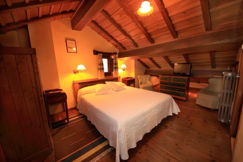 La Montana Magica Hotel Rural Vibano Екстер'єр фото